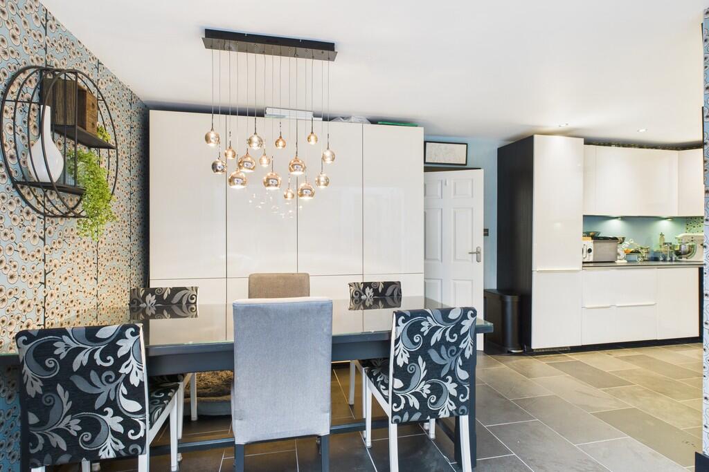 1 Beechwood Close, Bowness-on-Windermere, LA23 3AB photo 4