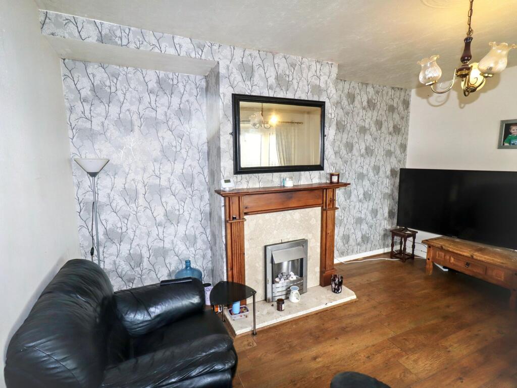 House in Bradford, Keighley - View 2