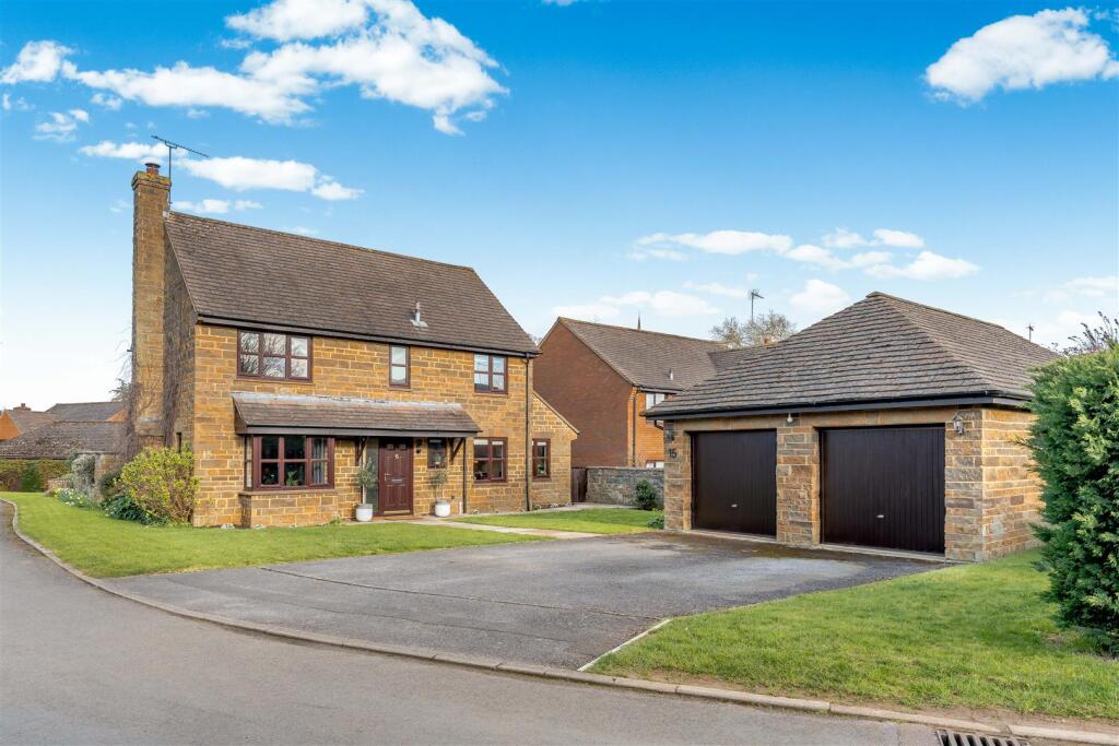 Main image of property: Painters Close, Bloxham