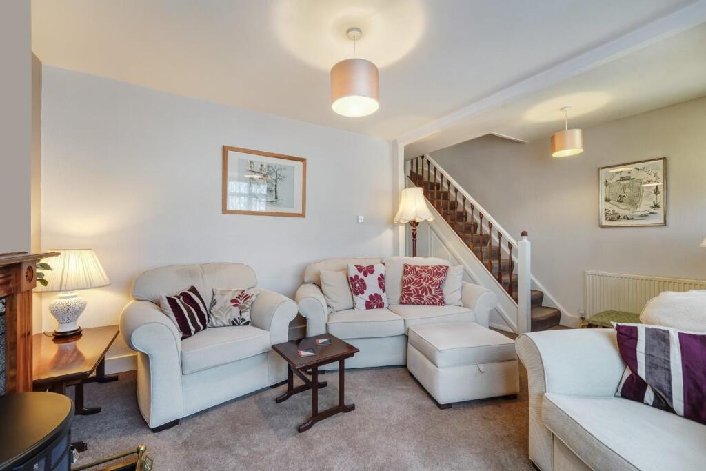 House in London, Royal Borough of Kingston upon Thames - View 4