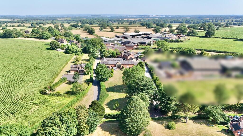 House in Stoke-on-Trent - View 4