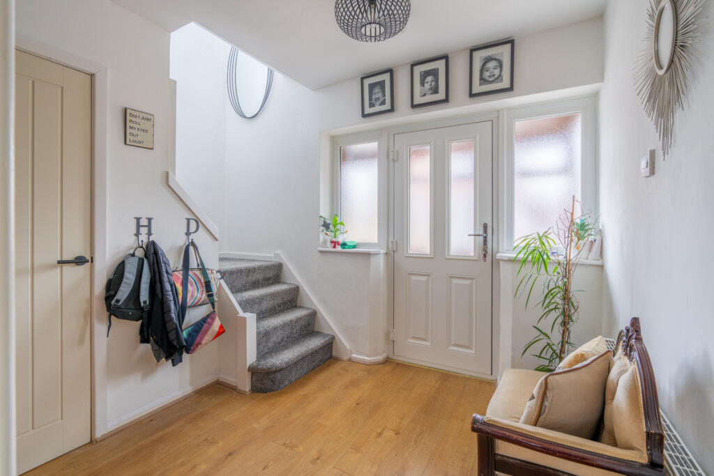 House in Wyre Forest, Aggborough, Kidderminster - More