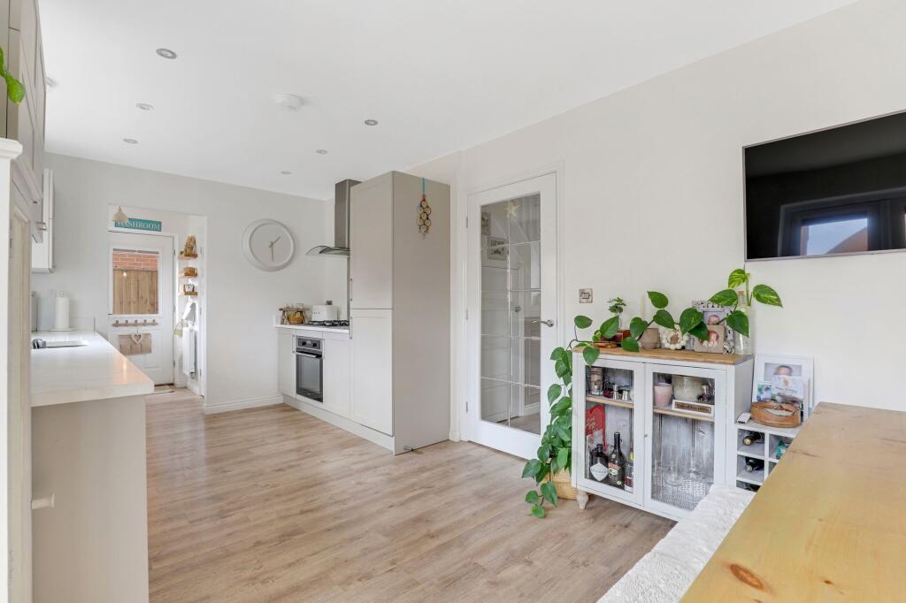 House in Newark and Sherwood, Bilsthorpe - More