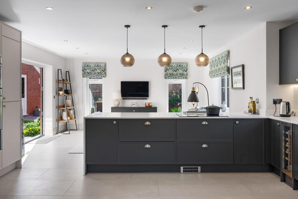 House in Worcester - View 3