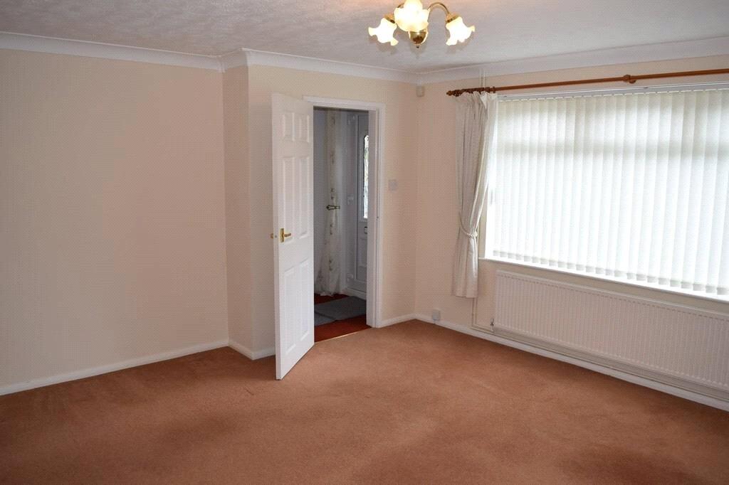 Pinewood Gardens, Clifton, Nottingham, NG11 photo 5