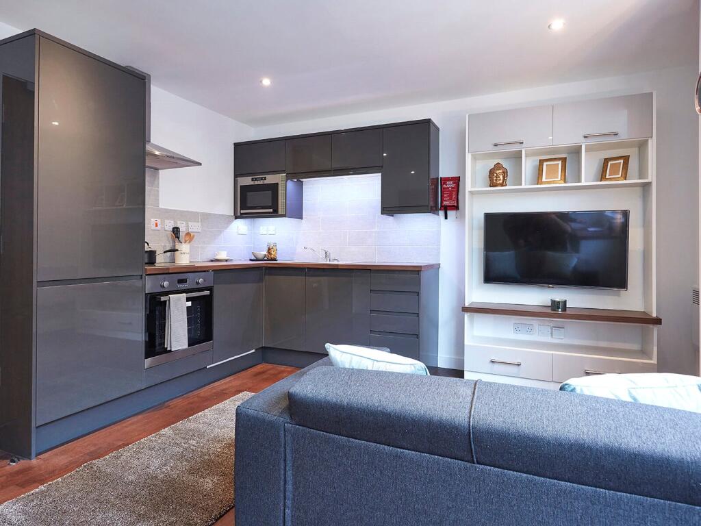 Apartment in Leeds - View 5