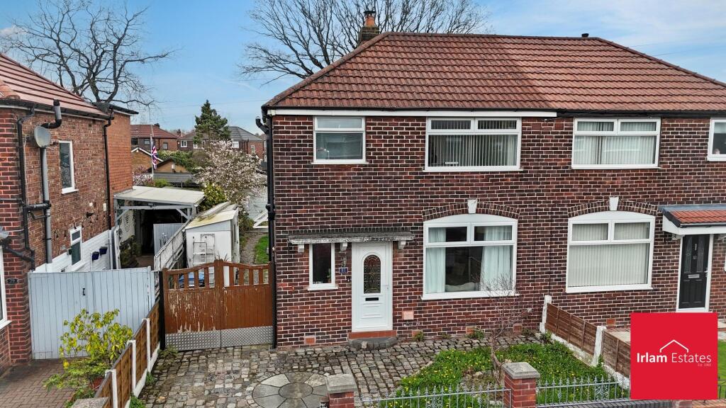 Main image of property: Lyndhurst Avenue, Irlam, M44
