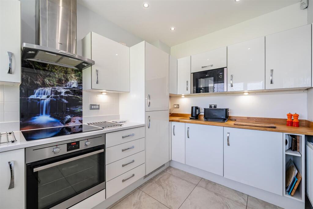 House in Arun, Yapton - More