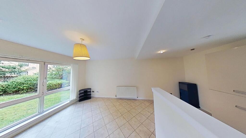 Apartment in Glasgow, Calton - View 3