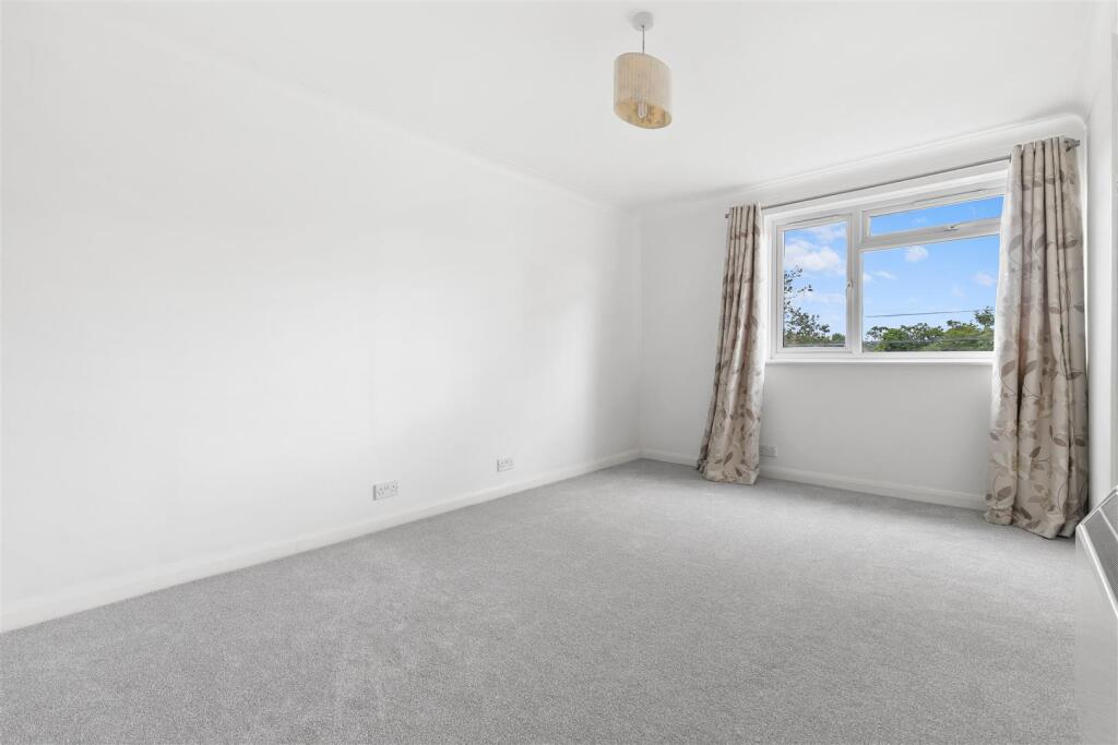 Apartment in London, Addiscombe - More