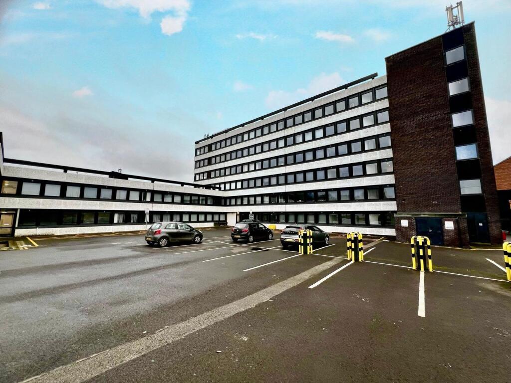 Main image of property: Yeadon House, Green Lane, Yeadon, Leeds, LS19