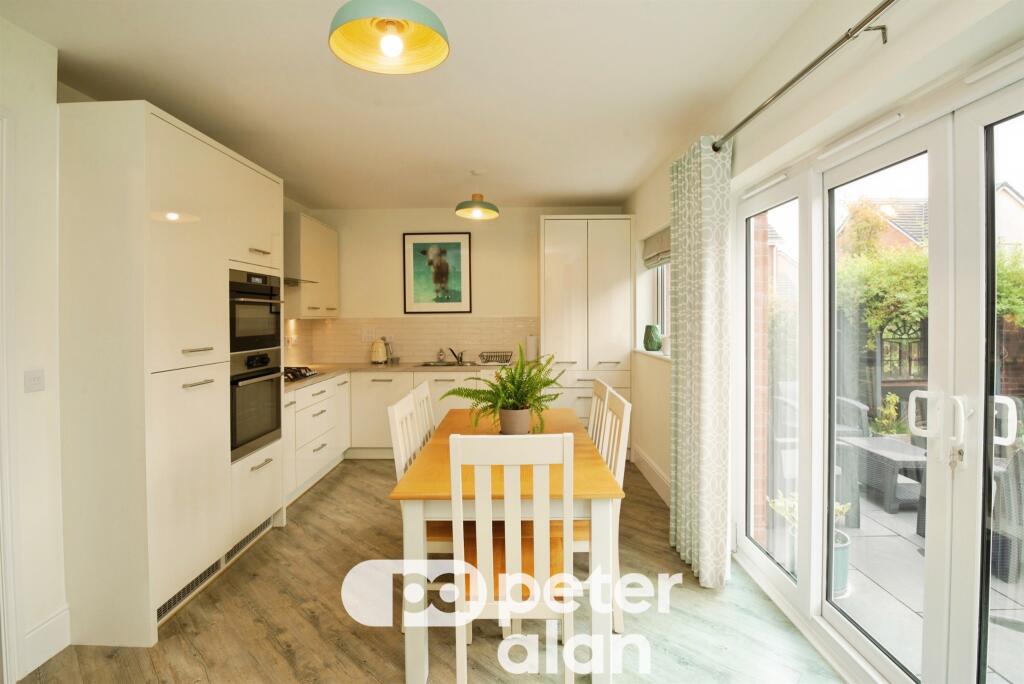 House in Newport, Mon Bank, Stow Hill - View 2