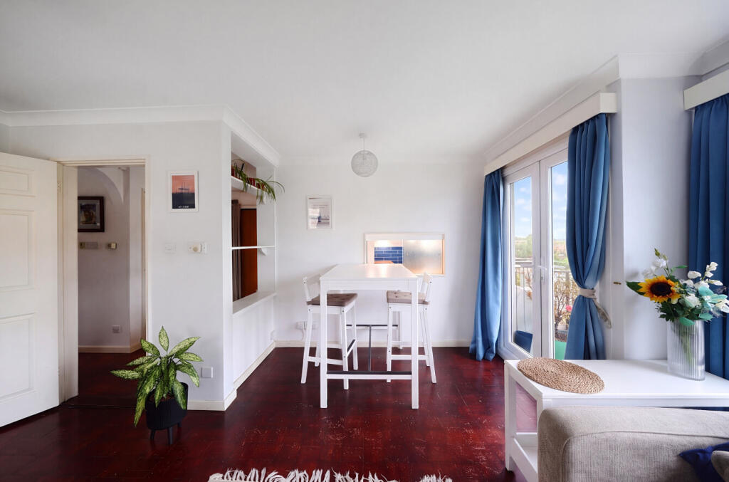 Apartment in Southampton, Glen Eyre - View 5