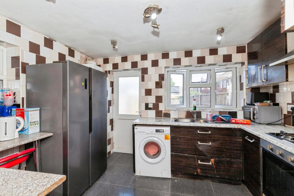 House in Slough, Windsor and Maidenhead - View 2