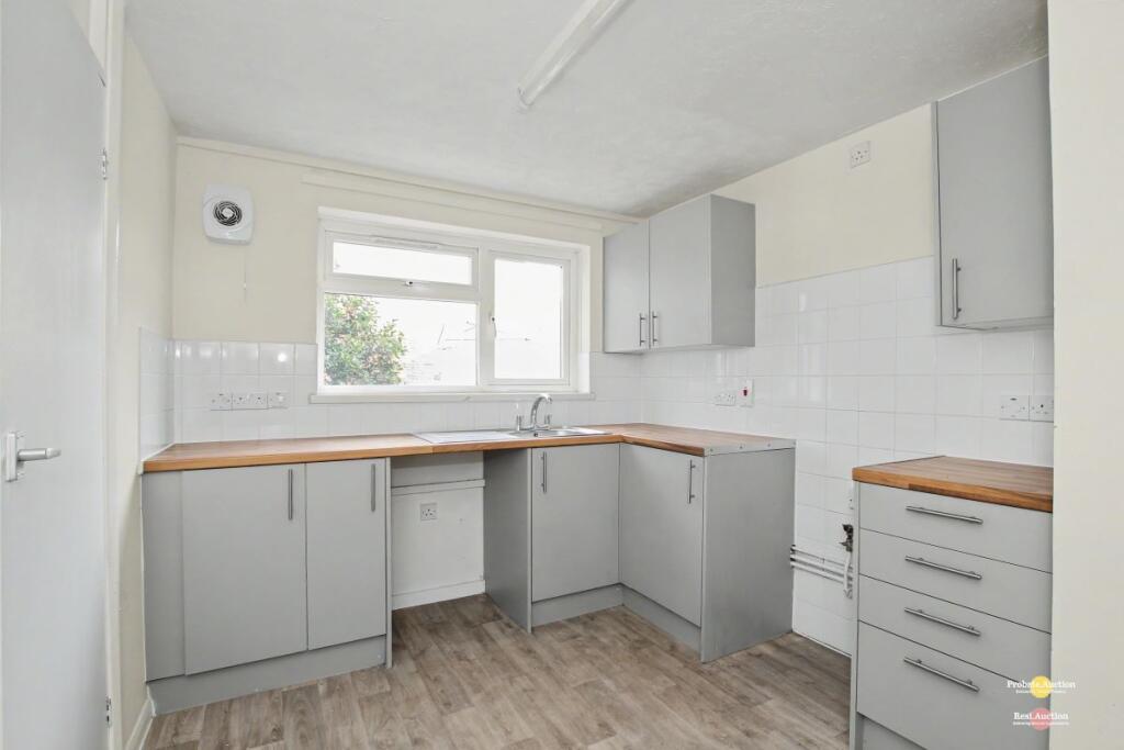 Apartment in Chelmsford, Galleyend, Galleywood - More