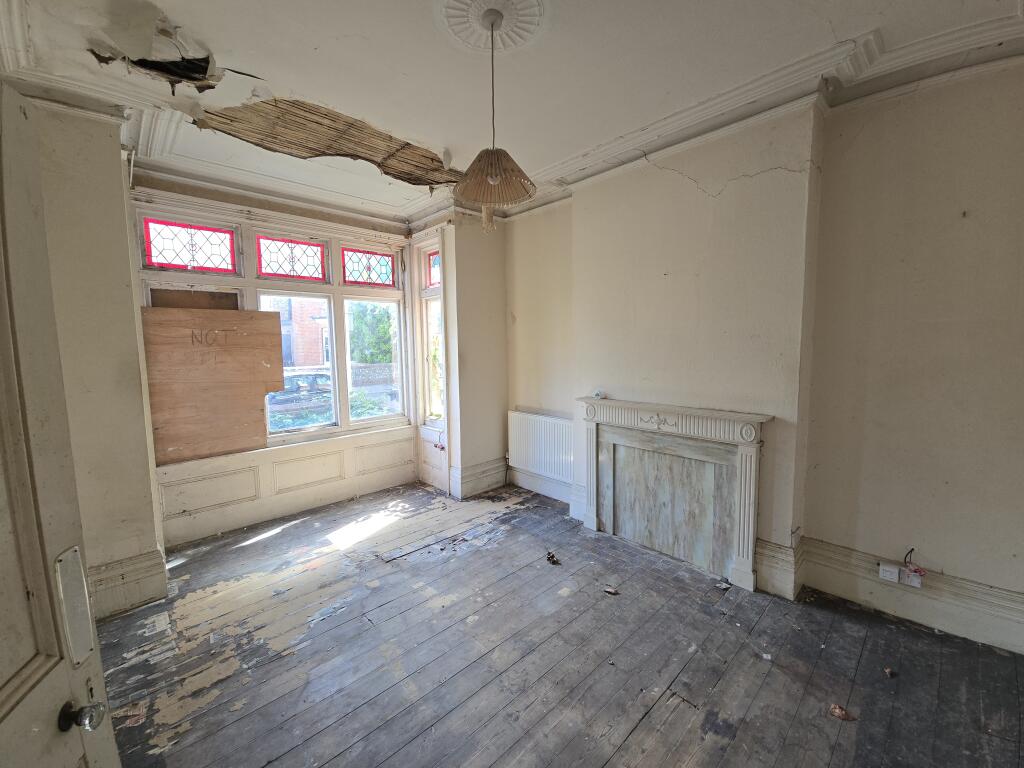 49 Warwick Gardens, Worthing, West Sussex BN11 1PF photo 4