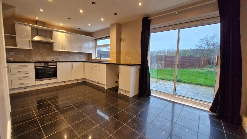 Deer Park Road, Langtoft, Peterborough, PE6 photo 3