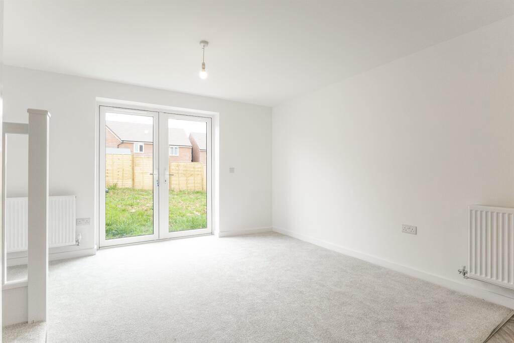 Homington Avenue, Coate, Swindon photo 3