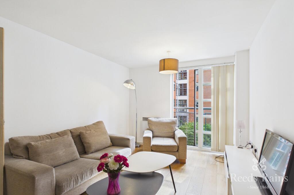 Apartment in Manchester, First Street, City Centre - View 5