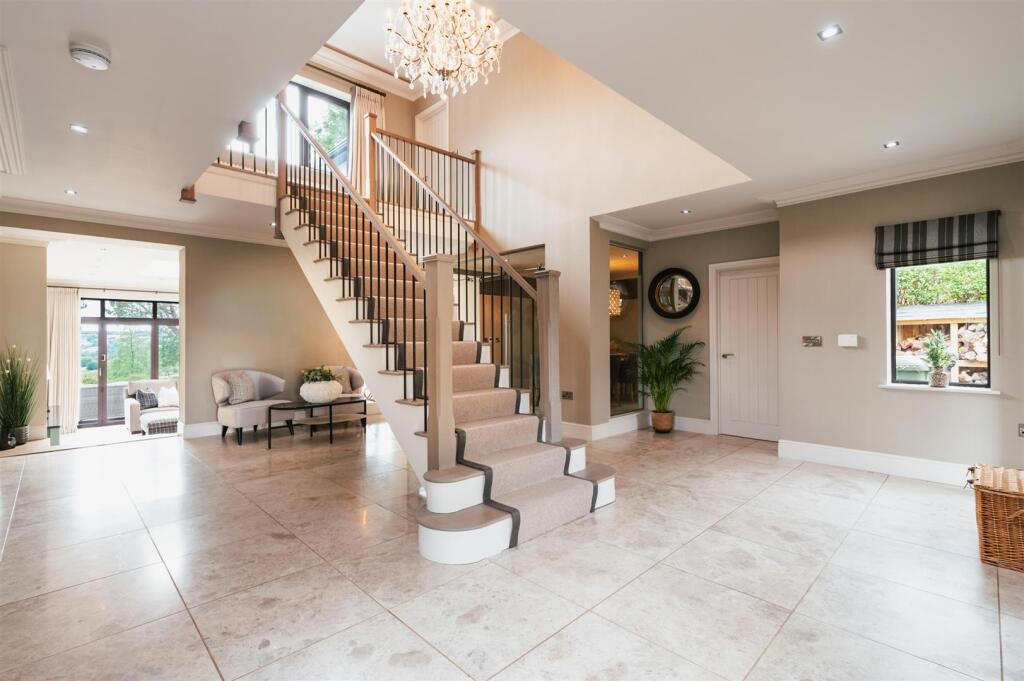 House in North East Derbyshire, Cartledge, Holmesfield - More