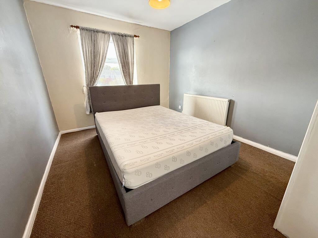 Apartment in Luton - View 4