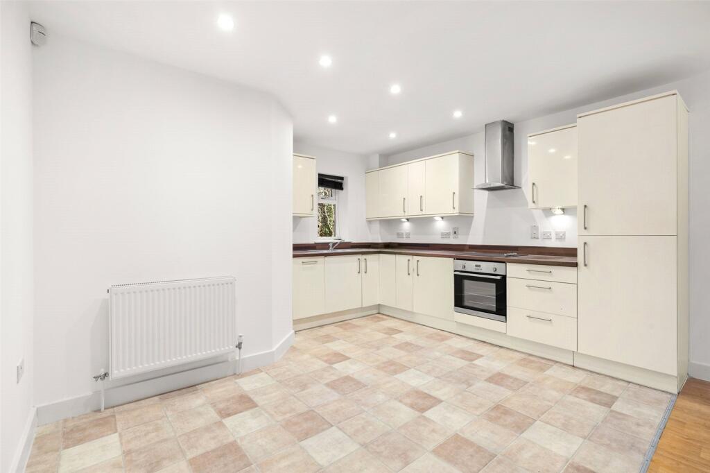 Reading Road, Wokingham, Berkshire, RG41 - View 4