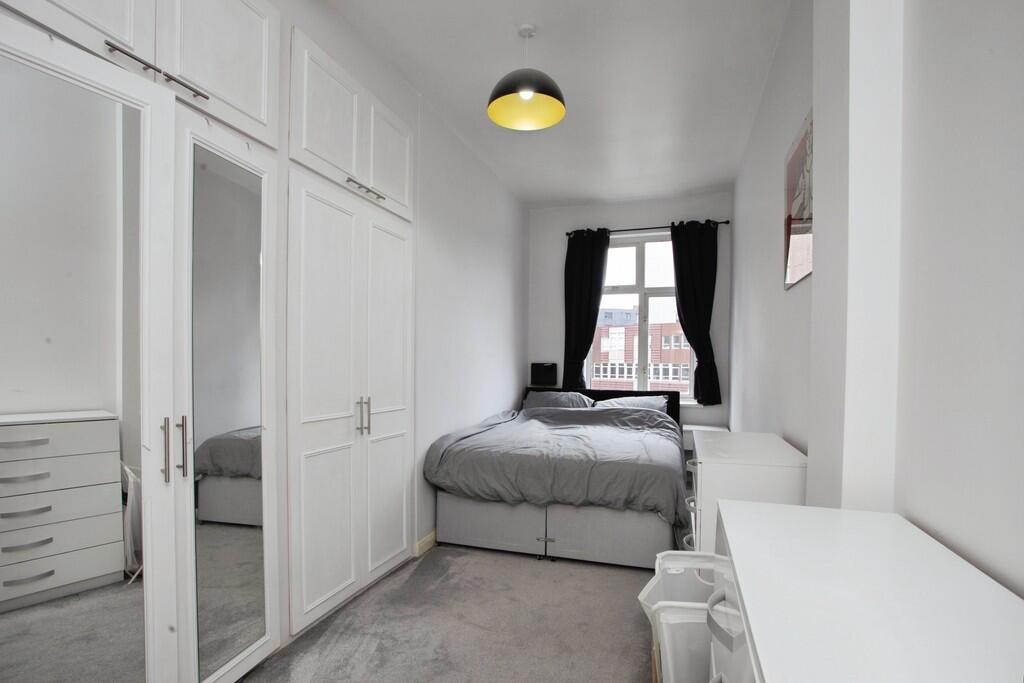 Apartment in London - View 5