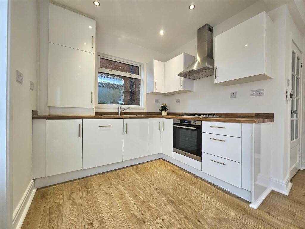House in Solihull, Ulverley Green - More