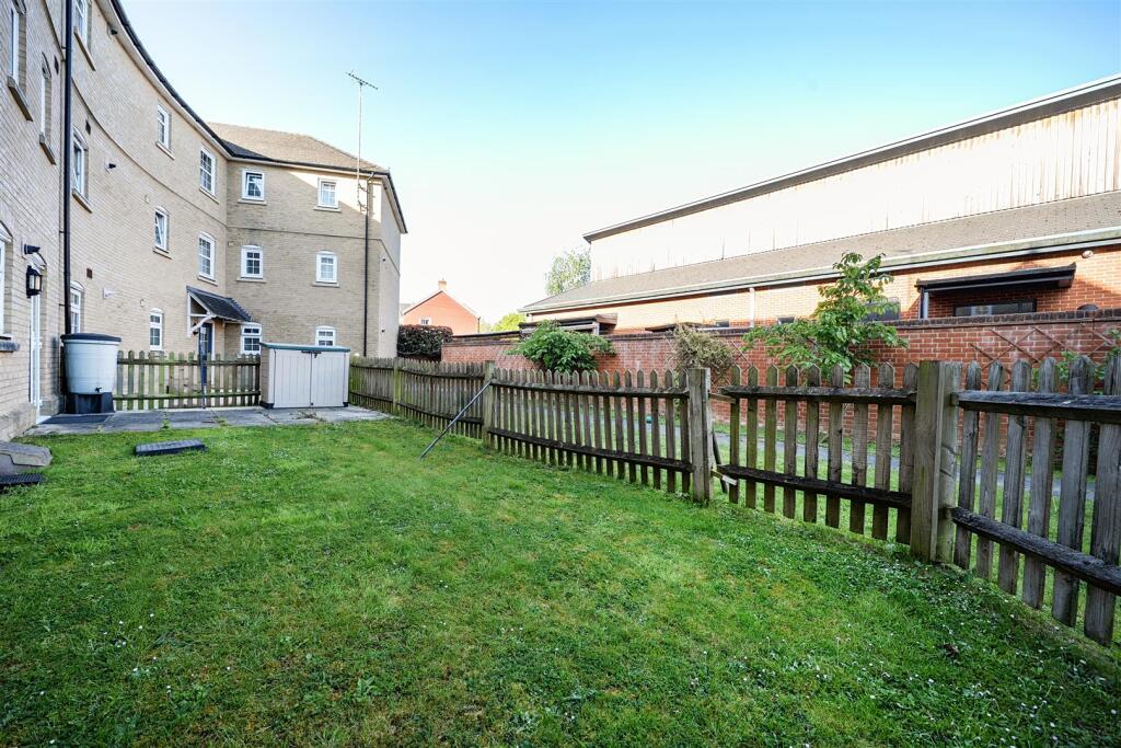 Apartment in Reading - View 3