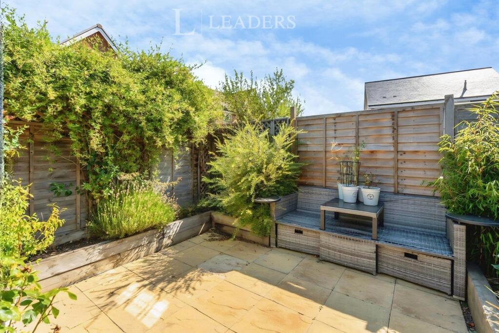 House in Chichester, Southbourne - More