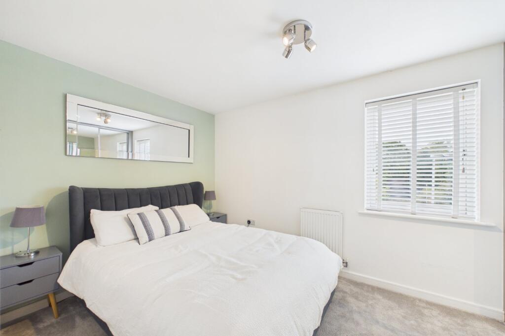 Apartment in Reading - View 5