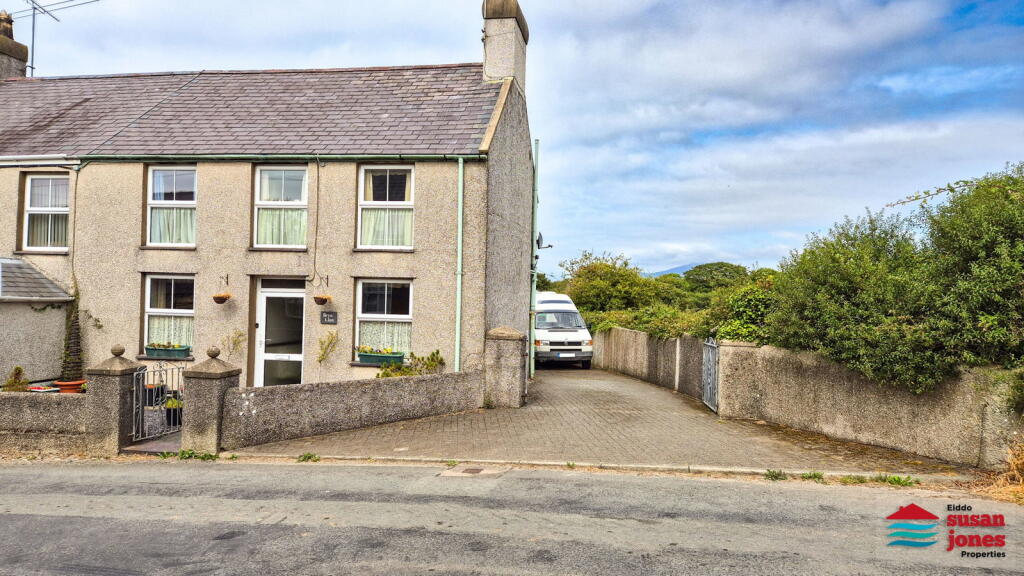 Main image of property: Edern, Pwllheli, LL53