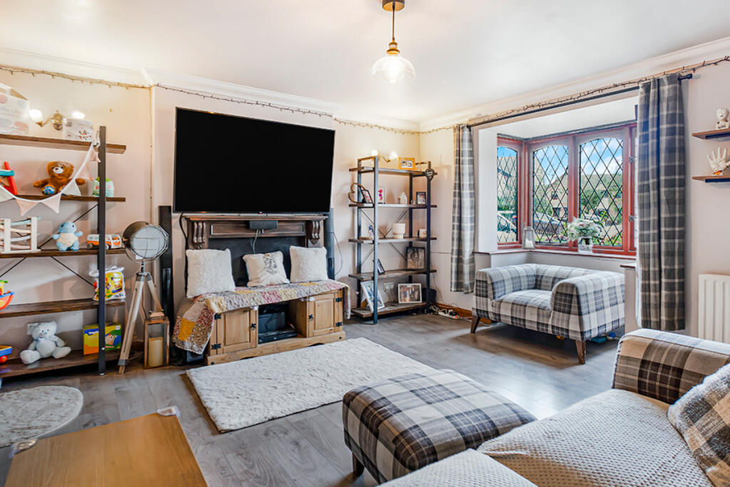 House in Wakefield - View 4