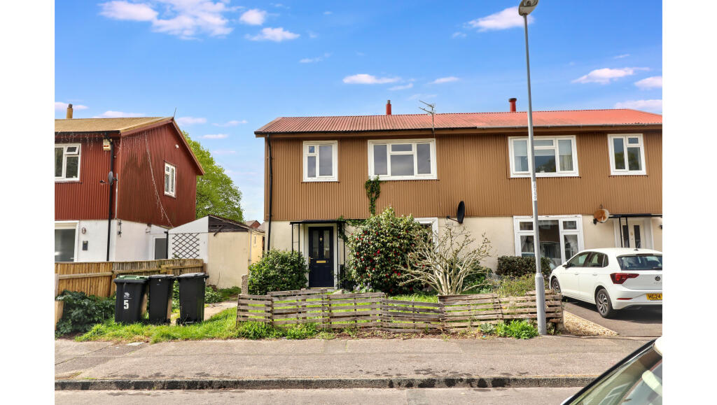 Main image of property: 5 Slinn Road, Christchurch, Dorset, BH23