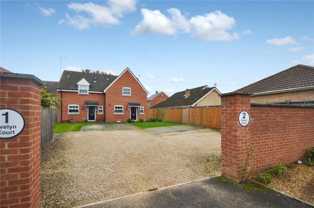 3-bed semi-detached on High Street, Wroughton, Swindon, Wiltshire, SN4, £330,000