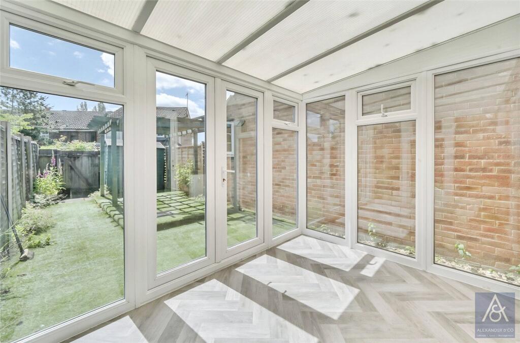 House in Buckingham, Buckinghamshire - View 4