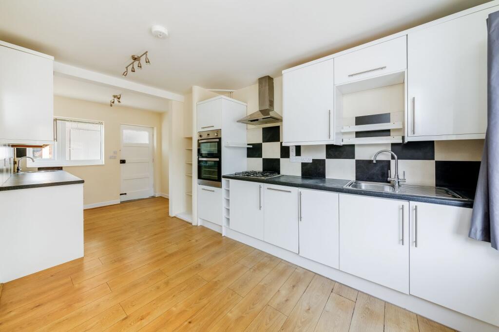 The Fairway, Banbury OX16 0RJ photo 2