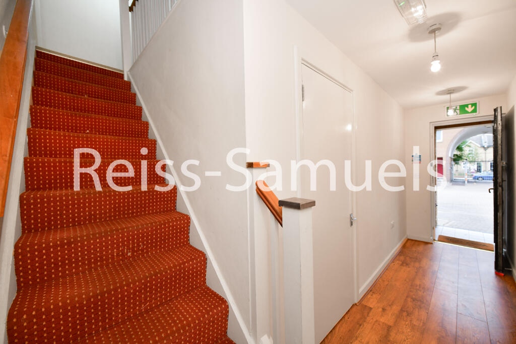 5 bedroom town house for rent