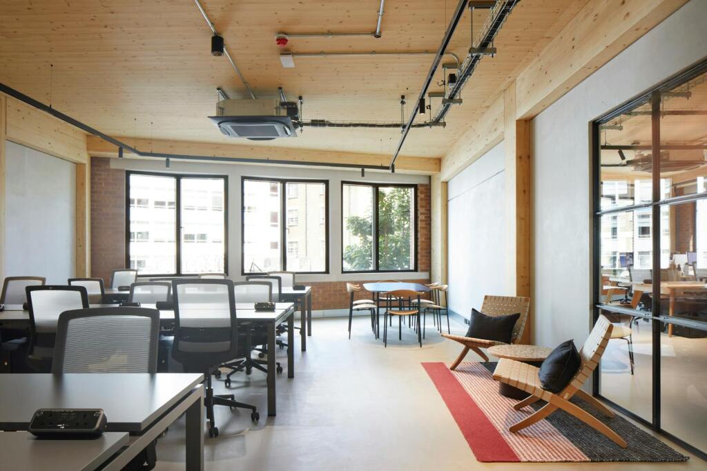 Studios office 6.jpg