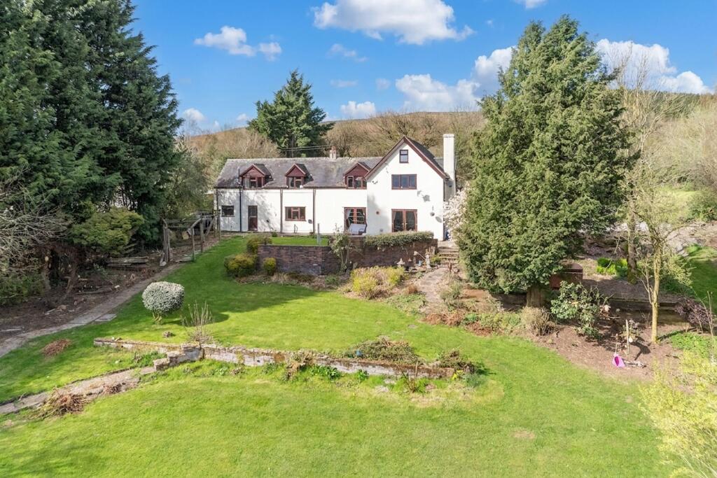 Main image of property: 6 Thorne Lane, Blackford, WV16