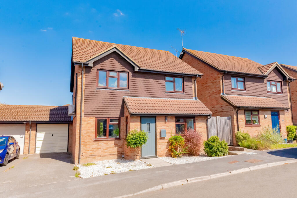Main image of property: Borderside, Yateley, Hampshire, GU46