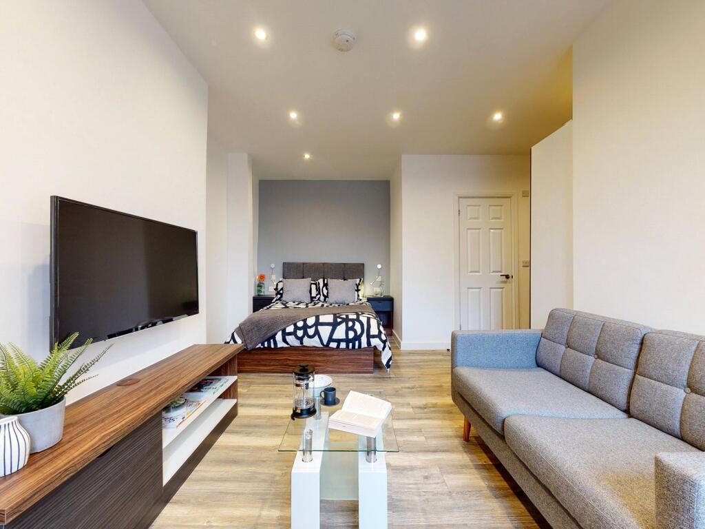 Main image of property: The Vale CR0