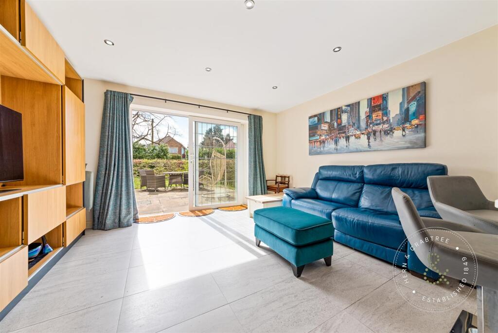 Apartment in Cardiff, Danescourt, Llandaff - View 3