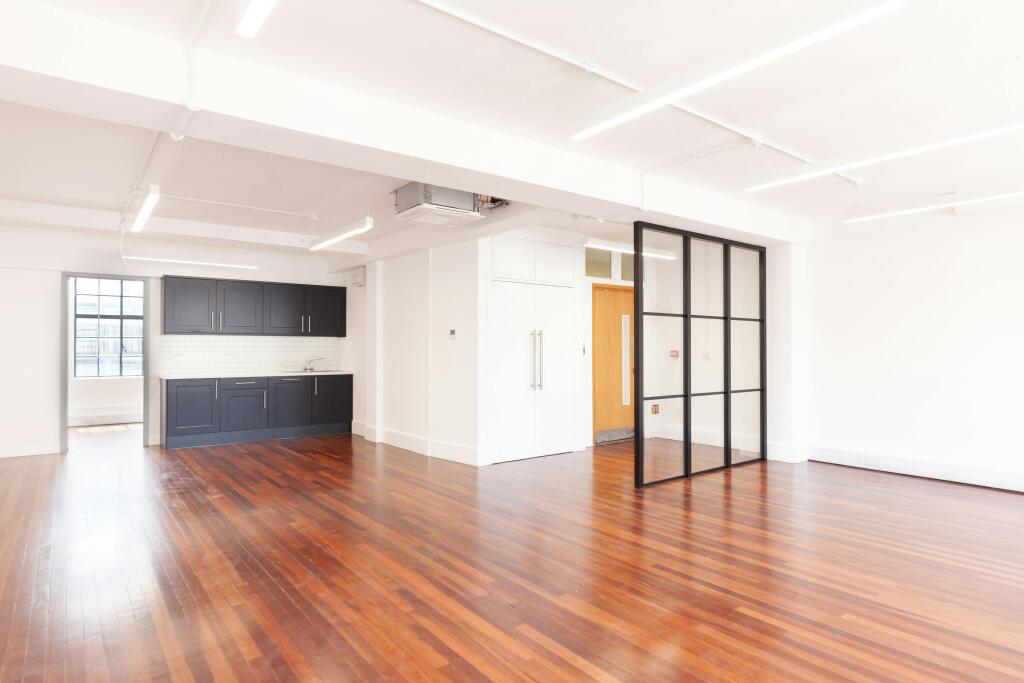 4th Floor [East]04.jpg