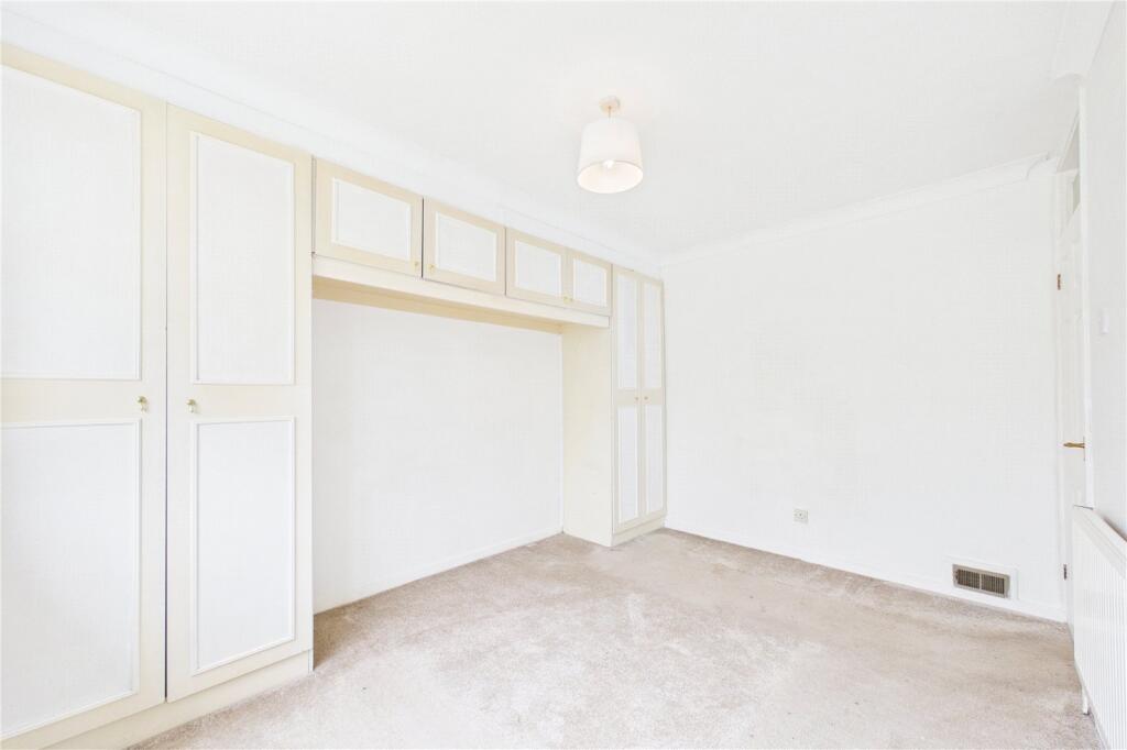 House in Basingstoke and Deane, Basingstoke - More