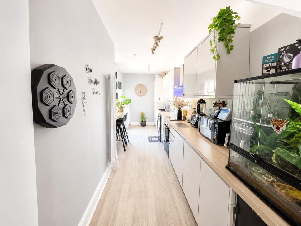 House in Wirral, Liverpool City Region - View 5