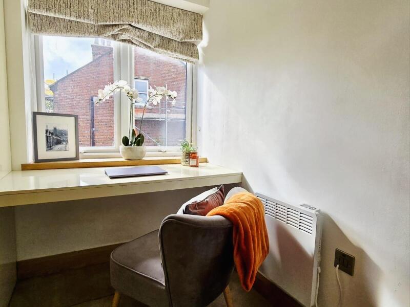 Apartment in Leeds, West Yorkshire - View 5