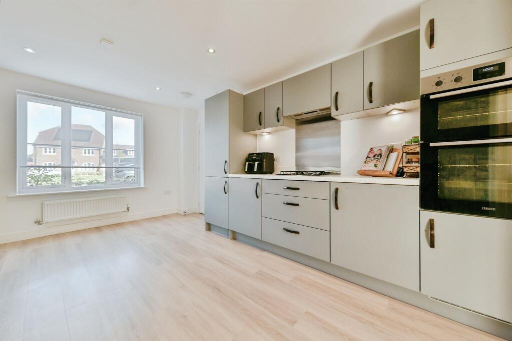 House in North Hertfordshire, Codicote - View 2
