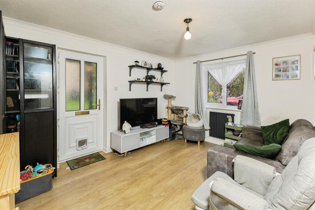 Apartment in Reading, Lower Earley, Earley - View 5