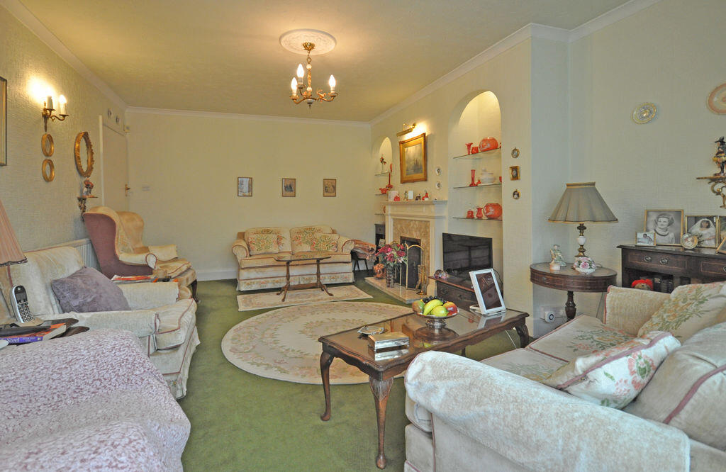 House in Newport, Ridgeway, Allt-yr-yn - More